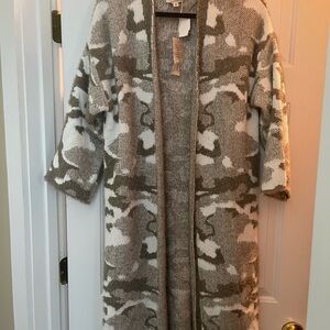 Camo textured cardigan 🤍